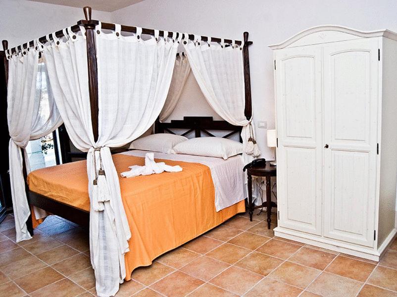Masseria Li Campi Каваллино-ди-Лечче Экстерьер фото
